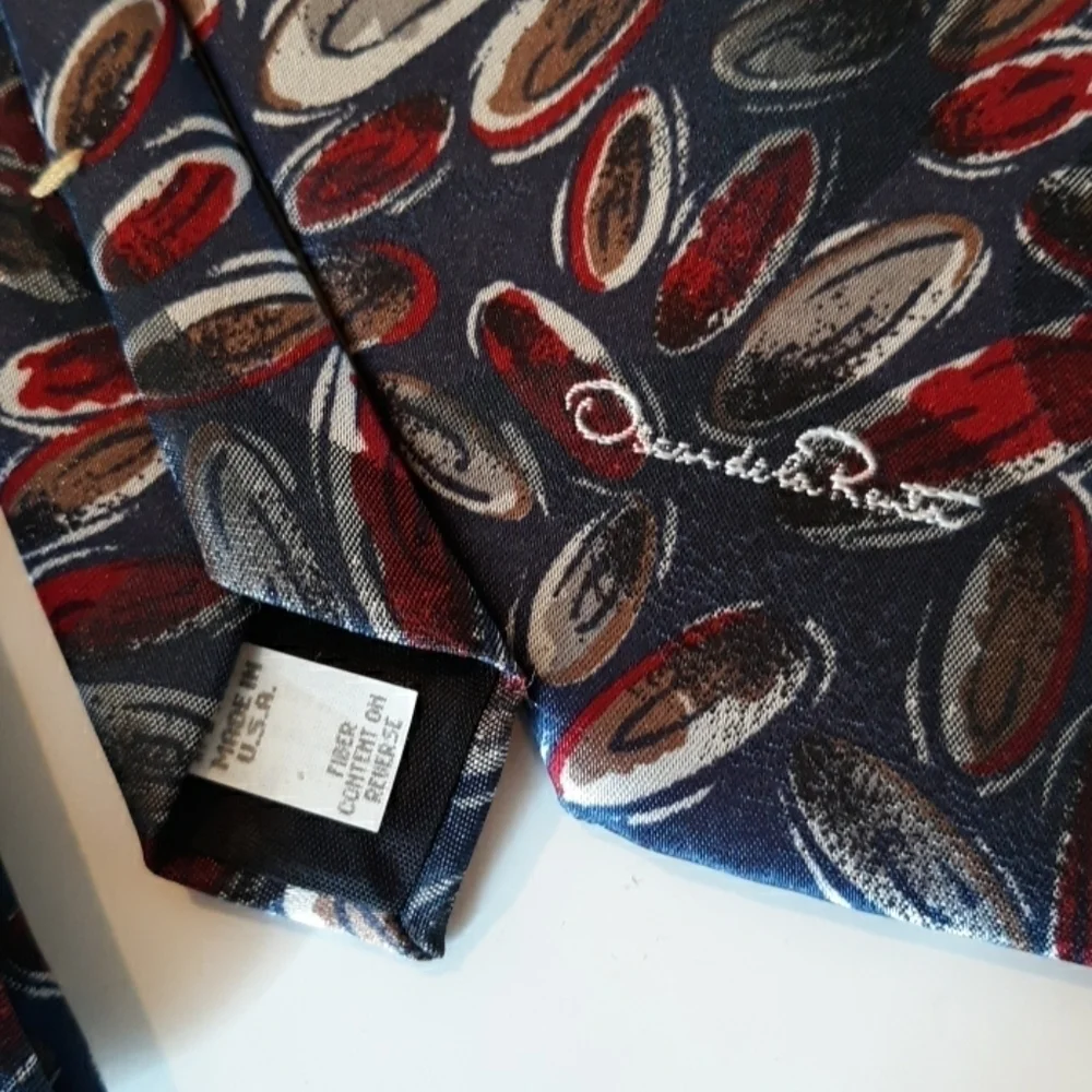 Oscar De La Renta Stdios tie